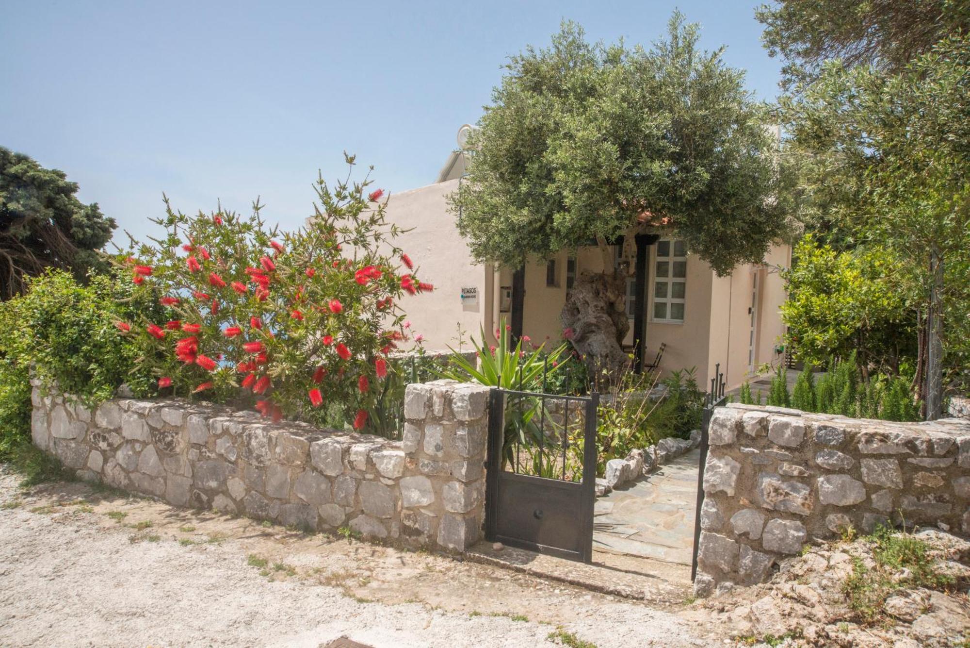 فيلا Petasos House - Garden - Sea View Sellía المظهر الخارجي الصورة